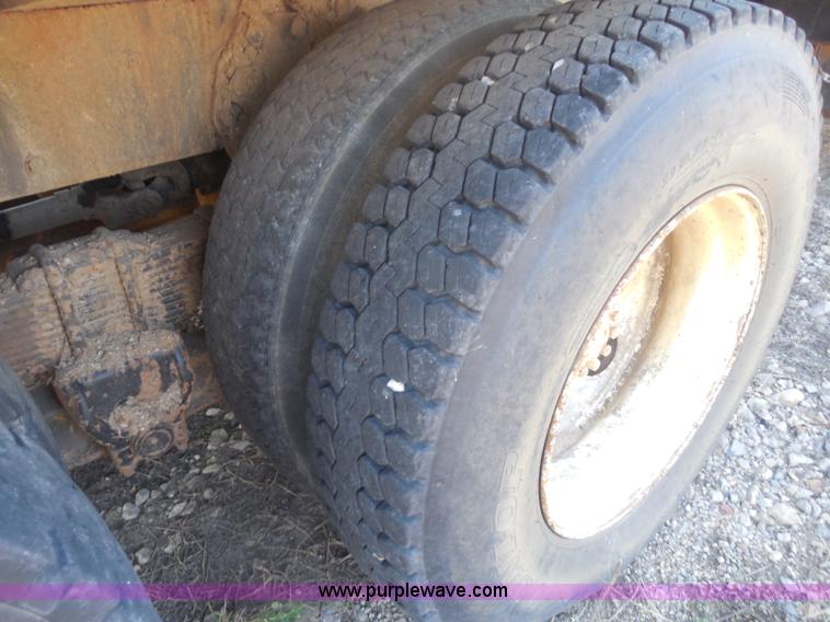 image for item I1313 1980 Ford F8000 water truck