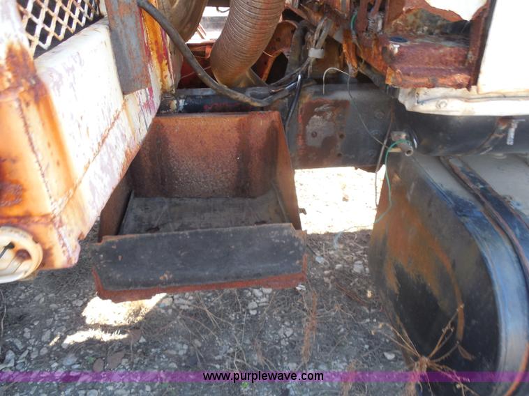 image for item I1313 1980 Ford F8000 water truck