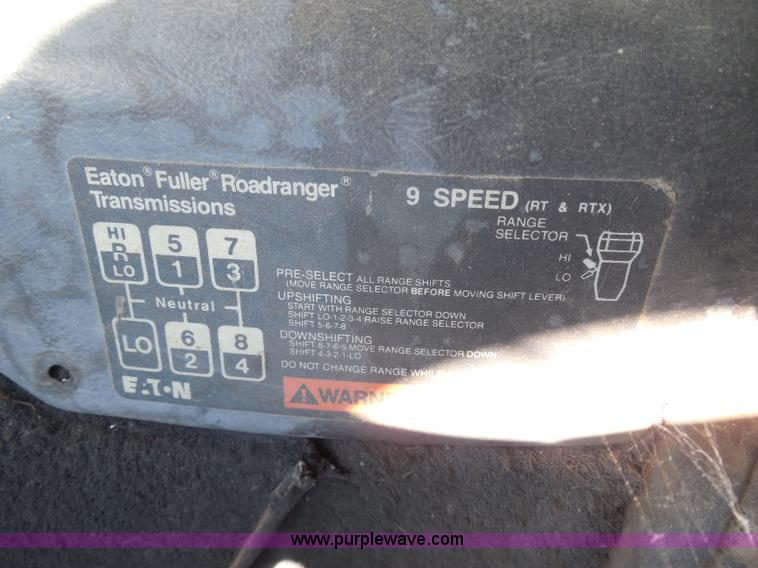 image for item I1314 1991 Freightliner FLA semi truck