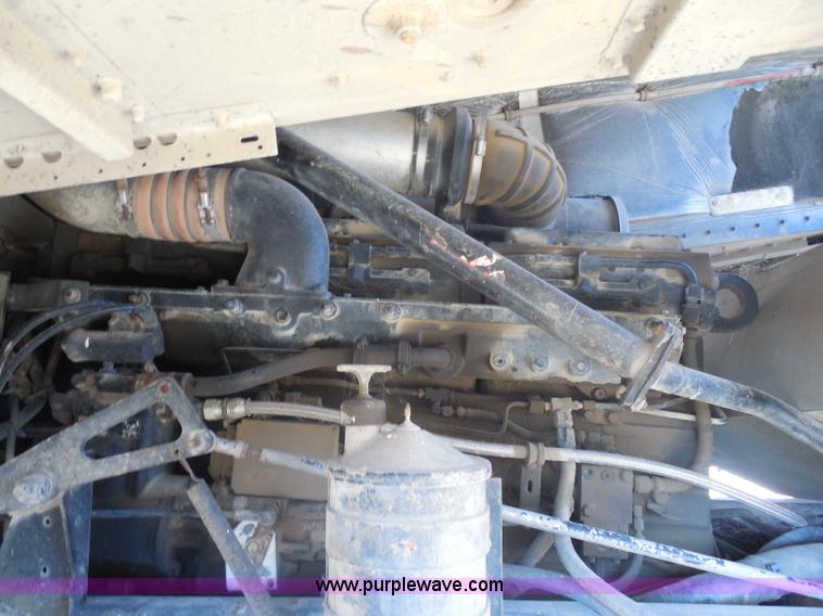 image for item I1314 1991 Freightliner FLA semi truck