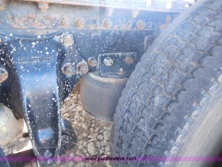 image for item I1314 1991 Freightliner FLA semi truck