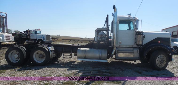 image for item I1315 1980 Kenworth semi truck