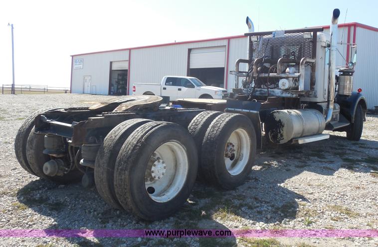 image for item I1315 1980 Kenworth semi truck