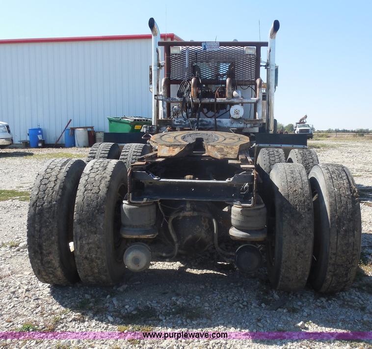 image for item I1315 1980 Kenworth semi truck