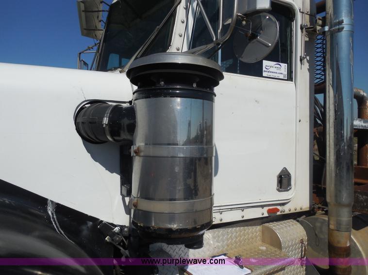 image for item I1315 1980 Kenworth semi truck