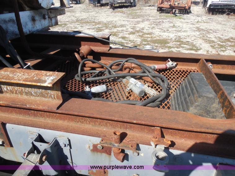 image for item I1315 1980 Kenworth semi truck