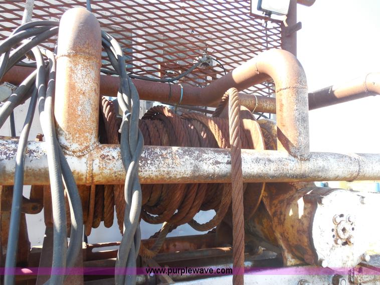 image for item I1315 1980 Kenworth semi truck