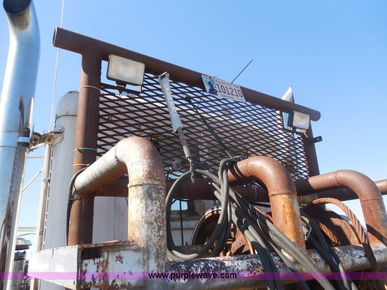 image for item I1315 1980 Kenworth semi truck