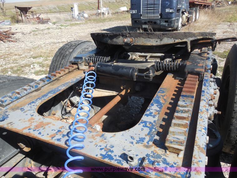 image for item I1315 1980 Kenworth semi truck