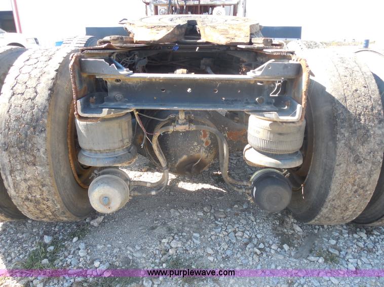 image for item I1315 1980 Kenworth semi truck