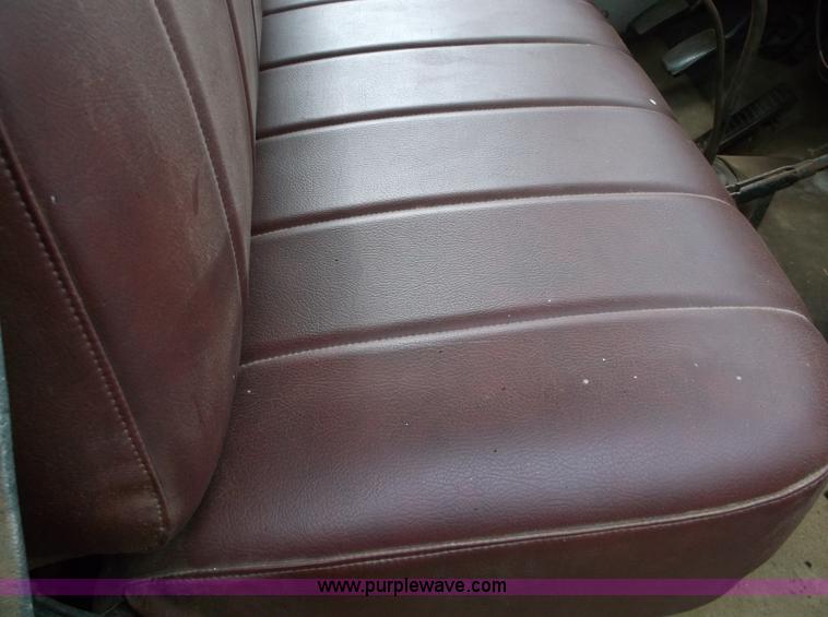 image for item M9267 1974 International Loadstar 1700 service truck