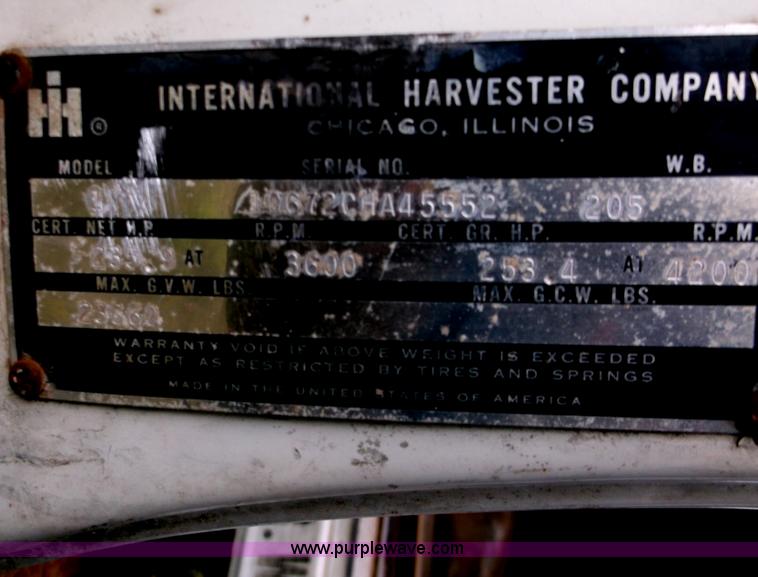 image for item M9267 1974 International Loadstar 1700 service truck