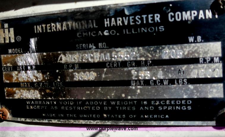 image for item M9267 1974 International Loadstar 1700 service truck