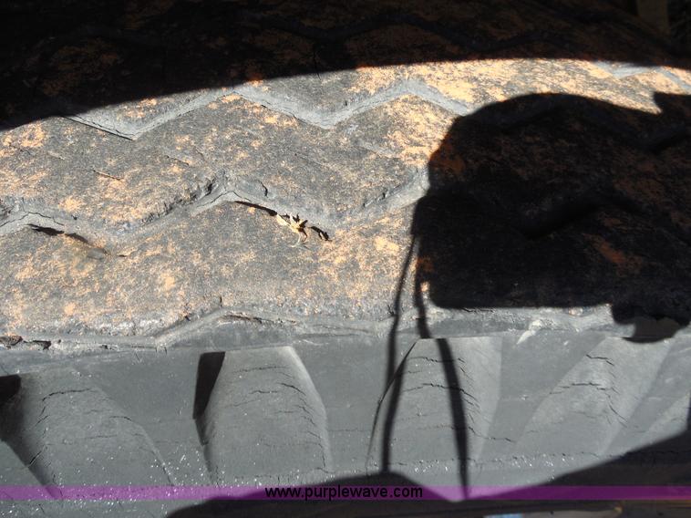 image for item M9267 1974 International Loadstar 1700 service truck