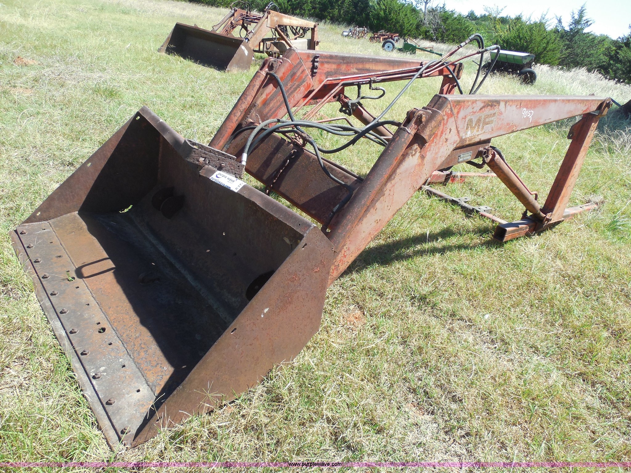 MasseyFerguson MF235 loader in Gracemont, OK Item E7727 sold