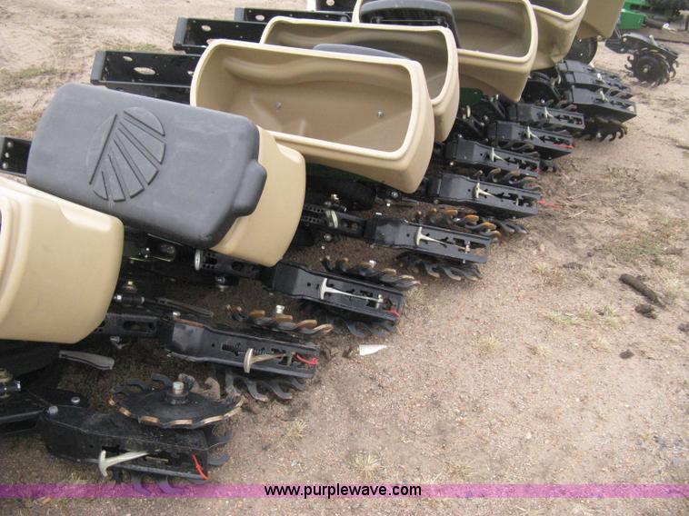 image for item AV9032 (12) Great Plains Air Pro row units