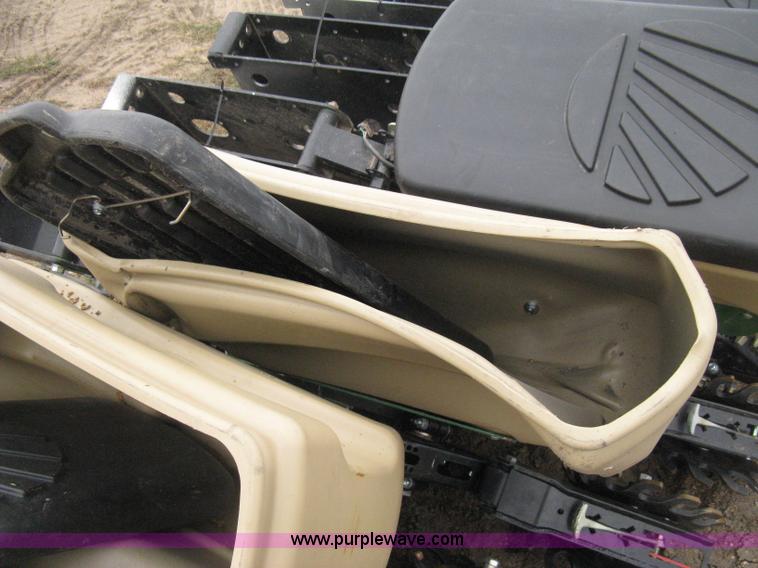 image for item AV9032 (12) Great Plains Air Pro row units