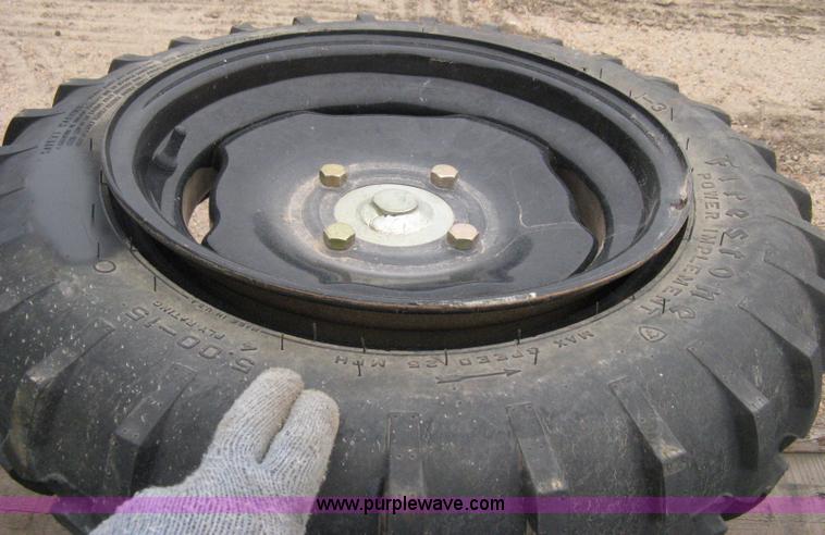 image for item AV9033 (2) Great Plains drive wheels