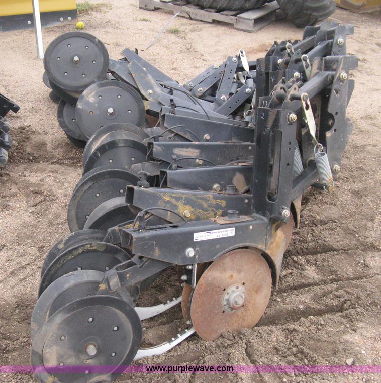 image for item AV9038 (16) Great Plains drill row units