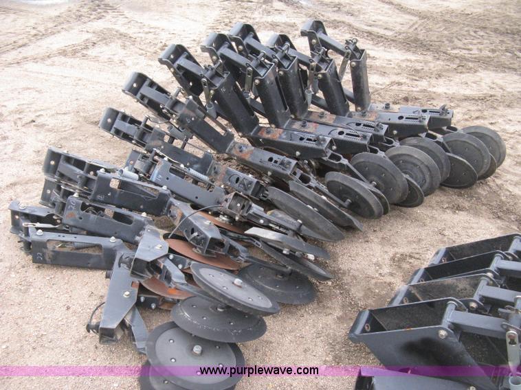 image for item AV9038 (16) Great Plains drill row units