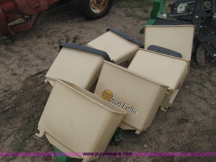 image for item AV9040 (6) Great Plains row units