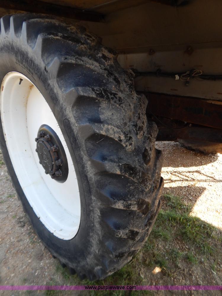 image for item B5885 2002 GVM Prowler 1149T dry fertilizer applicator