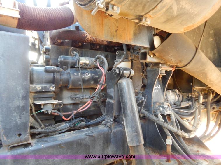 image for item B5885 2002 GVM Prowler 1149T dry fertilizer applicator