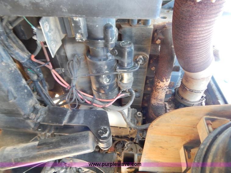 image for item B5885 2002 GVM Prowler 1149T dry fertilizer applicator