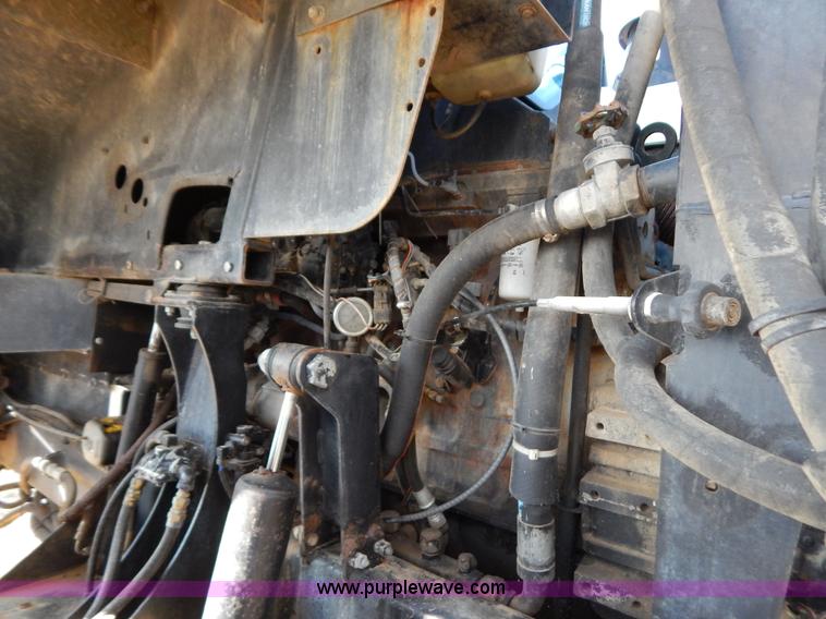 image for item B5885 2002 GVM Prowler 1149T dry fertilizer applicator