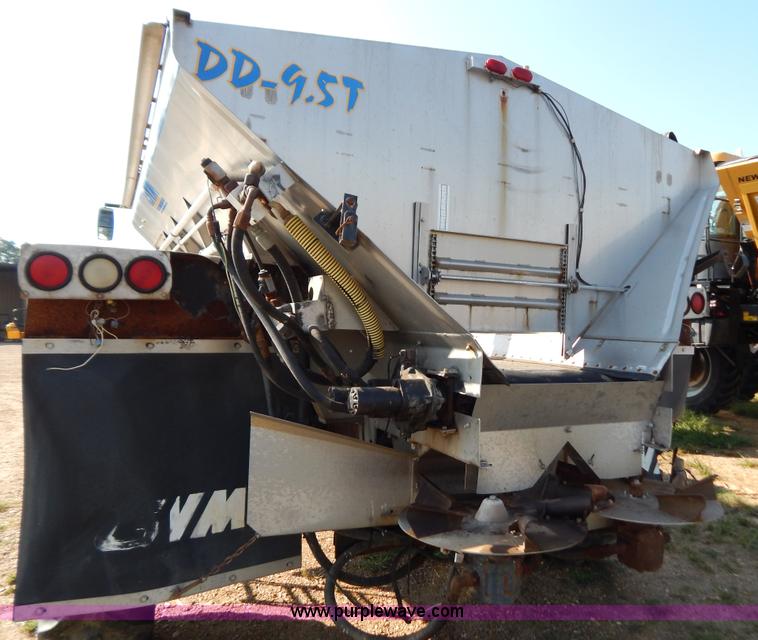 image for item B5885 2002 GVM Prowler 1149T dry fertilizer applicator