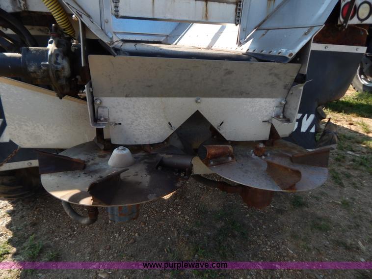 image for item B5885 2002 GVM Prowler 1149T dry fertilizer applicator