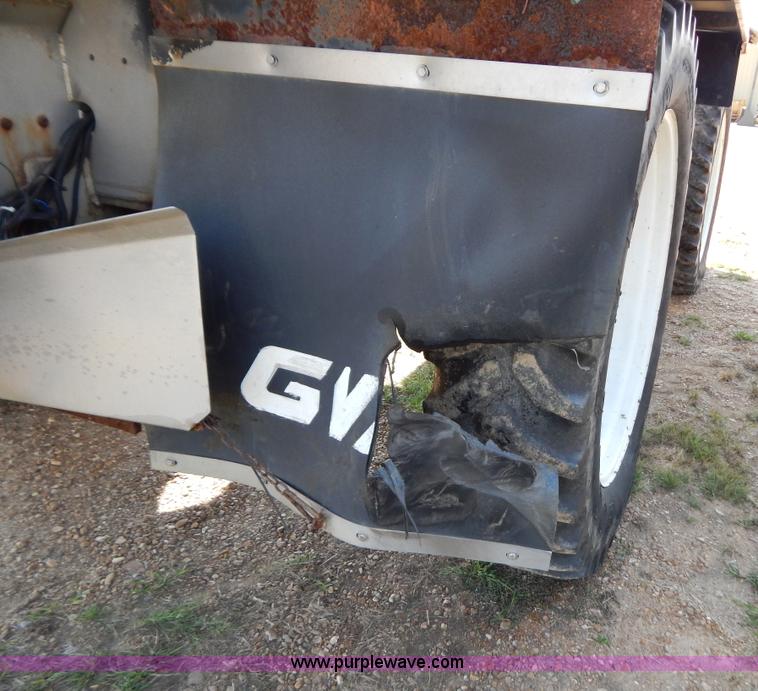 image for item B5885 2002 GVM Prowler 1149T dry fertilizer applicator