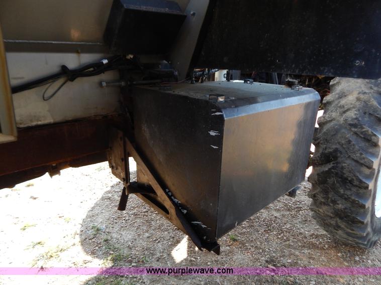 image for item B5885 2002 GVM Prowler 1149T dry fertilizer applicator