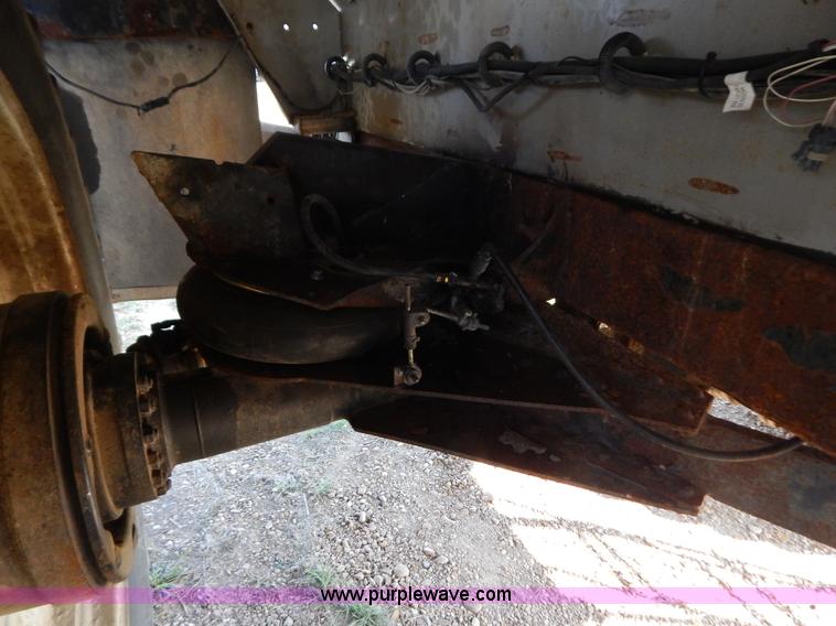 image for item B5885 2002 GVM Prowler 1149T dry fertilizer applicator