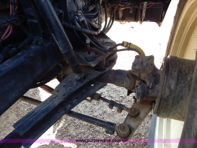 image for item B5885 2002 GVM Prowler 1149T dry fertilizer applicator