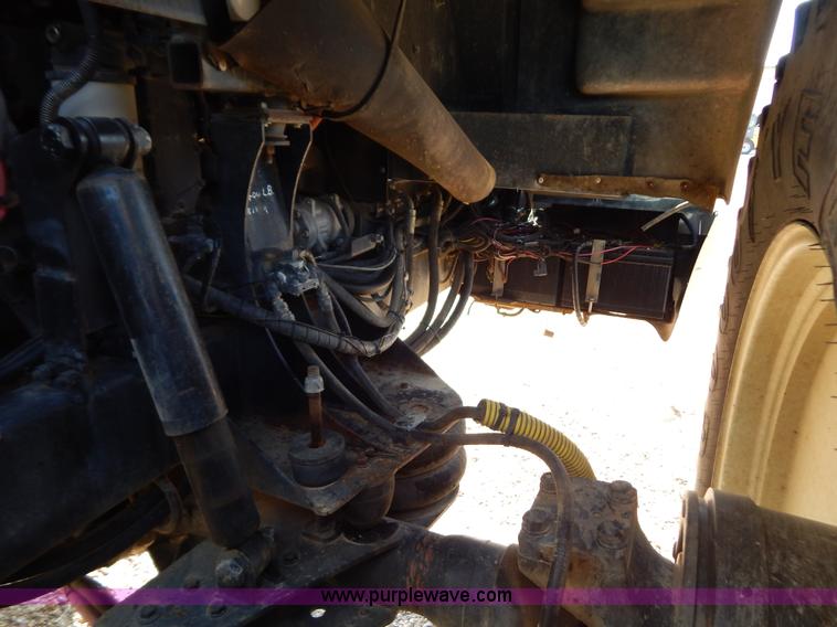 image for item B5885 2002 GVM Prowler 1149T dry fertilizer applicator