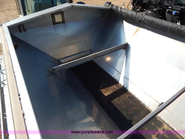 image for item B5885 2002 GVM Prowler 1149T dry fertilizer applicator