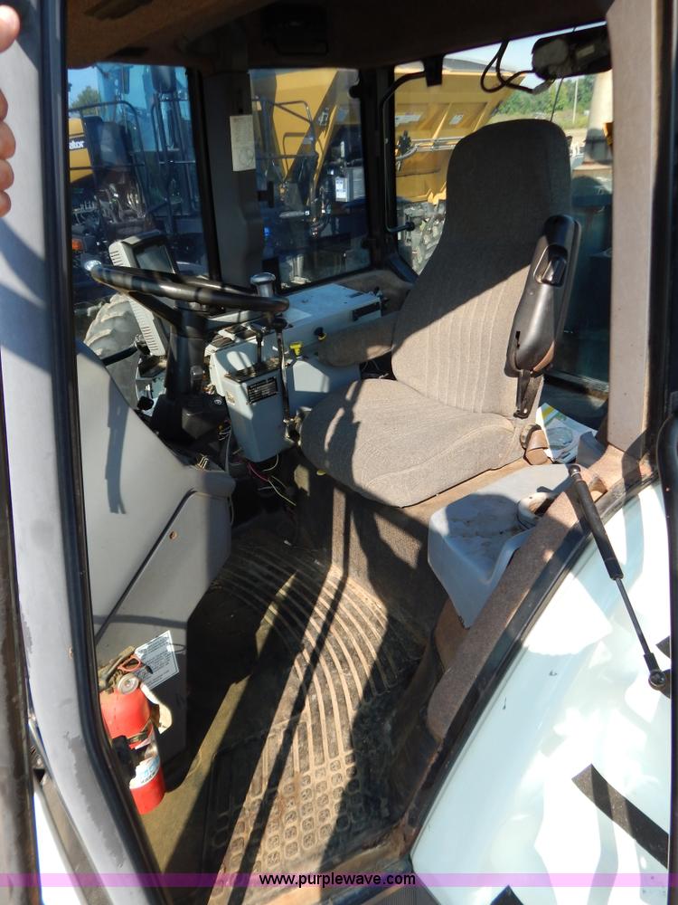 image for item B5885 2002 GVM Prowler 1149T dry fertilizer applicator