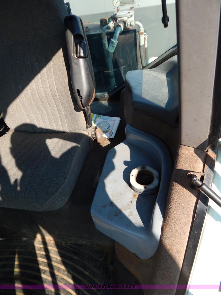 image for item B5885 2002 GVM Prowler 1149T dry fertilizer applicator