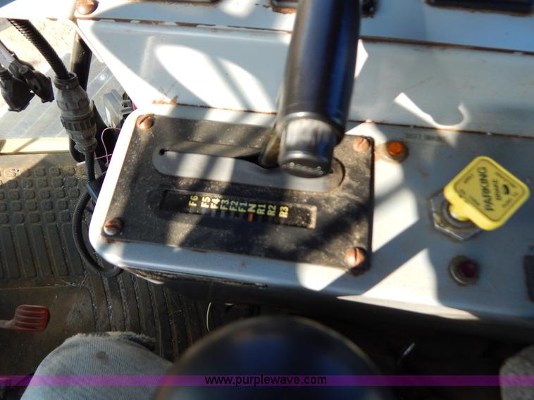 image for item B5885 2002 GVM Prowler 1149T dry fertilizer applicator