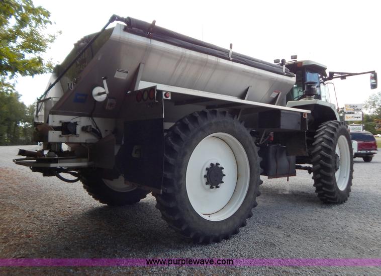 image for item B5886 2004 GVM Prowler 1149T dry fertilizer applicator