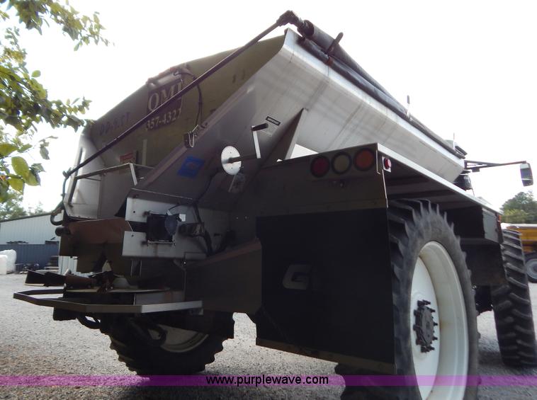 image for item B5886 2004 GVM Prowler 1149T dry fertilizer applicator