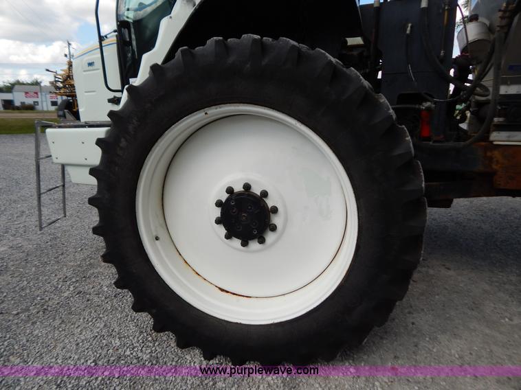 image for item B5886 2004 GVM Prowler 1149T dry fertilizer applicator