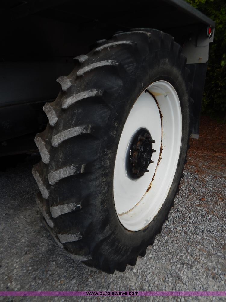 image for item B5886 2004 GVM Prowler 1149T dry fertilizer applicator