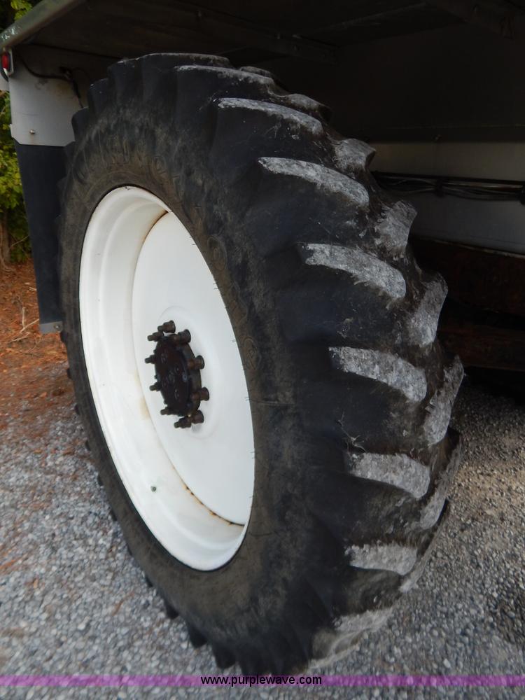 image for item B5886 2004 GVM Prowler 1149T dry fertilizer applicator