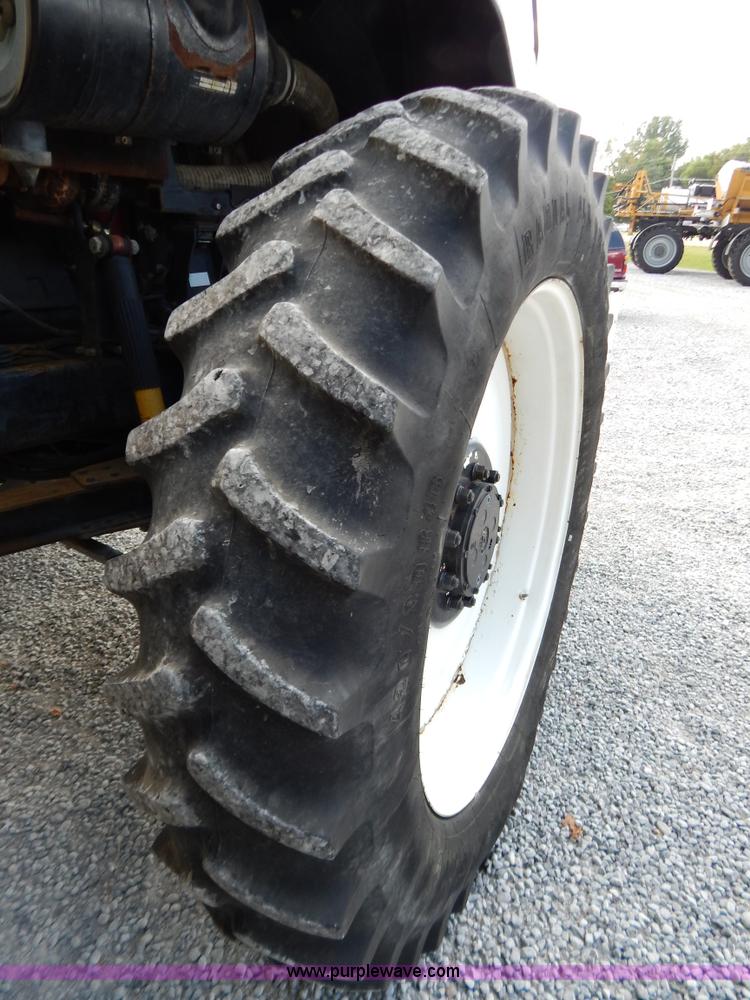 image for item B5886 2004 GVM Prowler 1149T dry fertilizer applicator