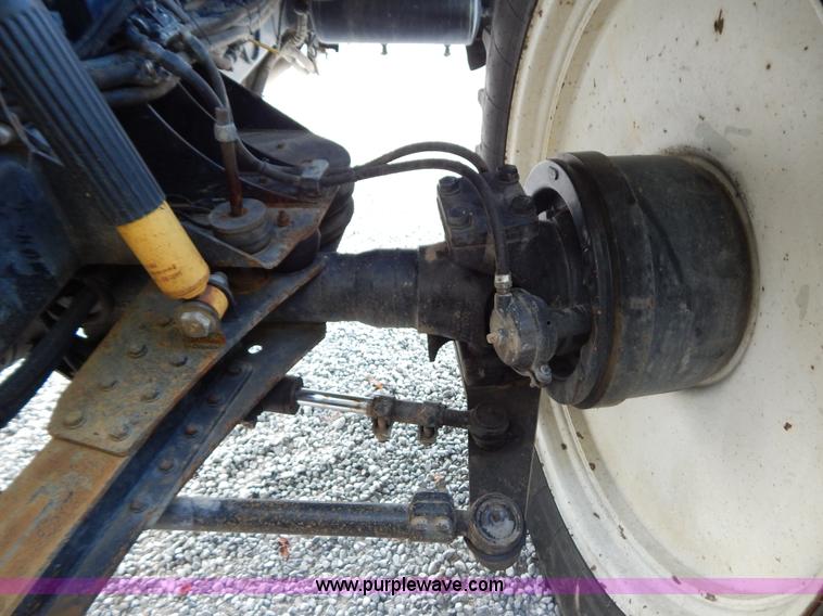 image for item B5886 2004 GVM Prowler 1149T dry fertilizer applicator