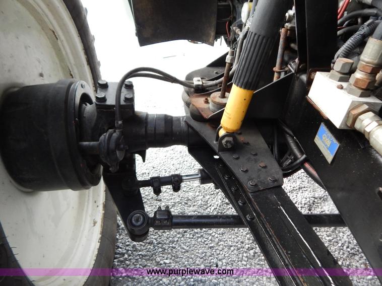 image for item B5886 2004 GVM Prowler 1149T dry fertilizer applicator