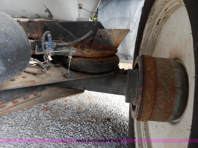 image for item B5886 2004 GVM Prowler 1149T dry fertilizer applicator