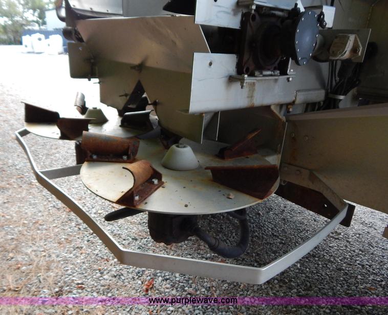 image for item B5886 2004 GVM Prowler 1149T dry fertilizer applicator